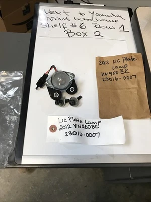 Lámpara de luz de matrícula usada Kawasaki Vulcan 900 BCVN900B 2012 OEM 23016-0007 Foto 1 de 4