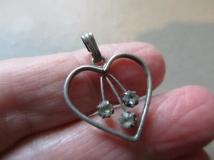 ANTIQUE VINTAGE SILVER TONE CRYSTAL LOVE HEART WATERFALL DROP FOB CHARM PENDANT - Picture 1 of 3