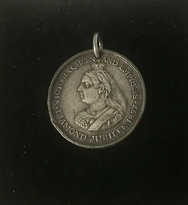QUEEN VICTORIA DIAMOND JUBILEE MEDALLION 1887 - Picture 1 of 2