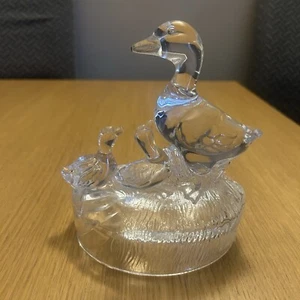 Royal Crystal Rock RCR Glass Duck & Ducklings Vintage Lead Crystal Ornament - Picture 1 of 6