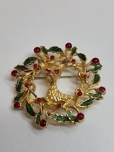 Vintage Christmas Brooch Reindeer Enamel Gold Tone Holly Red Green Open Wreath - Picture 1 of 10