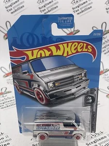 DIE CAST " CUSTOM '77 DODGE VAN SUPER CHROMES " 4/5 SCALA 1/64 - Foto 1 di 1