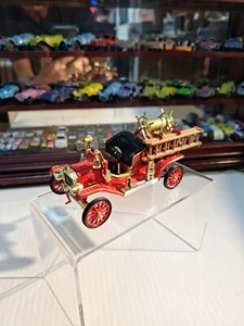 1914 Ford Model T Fire Engine, 1:32 Scale - Picture 1 of 7