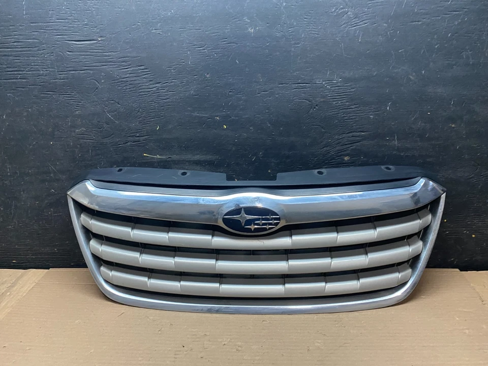 Решетка передняя верхняя для Subaru Tribeca 2008–2014 годов от оригинального производителя U7919 DG - Изображение 1 из 4