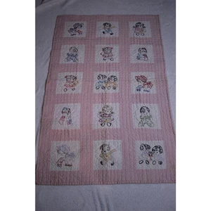 Edredón de bebé vintage acolchado a mano con bordado a mano - Imagen 1 de 12