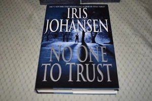 No One to Trust by Iris Johansen (1st Edition/First Print, signed, Hardcover) - Imagen 1 de 11