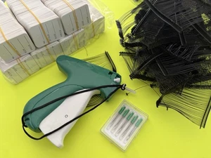Preisschild Befestigung Pistole Kit für Kleidung Etikettierer mit Etiketten & Widerhaken. - Bild 1 von 2