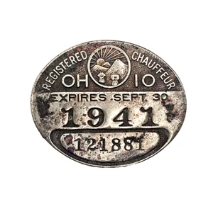 ANTIGUA INSIGNIA DE CHOFER 1941 OHIO REGISTRADO TAXI CABINA METAL PASADOR TRASERO AUTOMÓVIL - Imagen 1 de 5