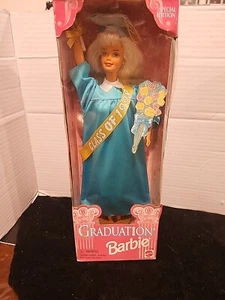 Barbie Mattel Graduation 1998 Doll Special Edition see below (655) - Picture 1 of 6
