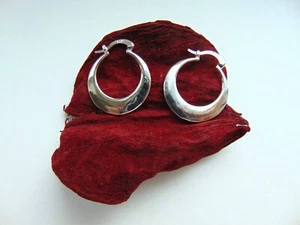 925 Silber Kleine Traum Creolen 24 mm glatt glänzend Hochzeit Liebe Ohrringe  - Bild 1 von 8