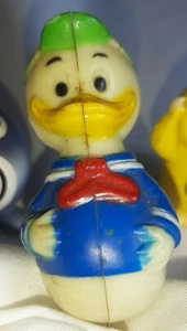 Figura vintage Disney Louie Duck plastica celluloide cappello verde alto 2 1/4 - Foto 1 di 5