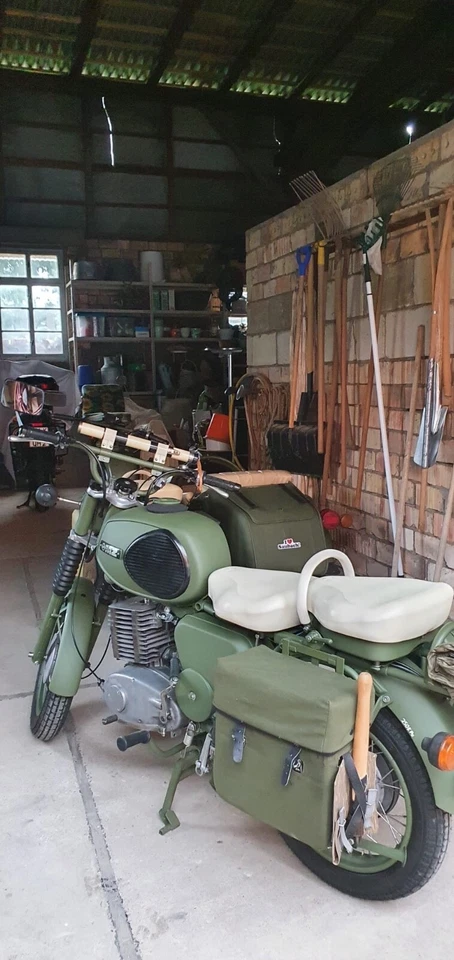 MZ TS 250 Motorrad Armeegrün - Bild 1 von 1