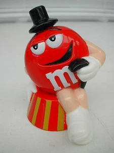 * M&M'S FIGURINE BOUCHON PASTILLE ROUGE SERIE CIRQUE SANS SOCLE - Picture 1 of 2