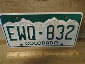 Colorado Nummernschild 2016 geprägt White Mountains Green Sky EWQ-832 - Bild 1 von 3