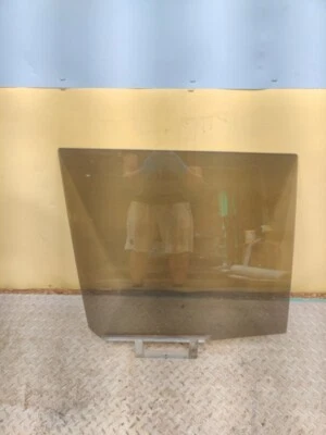 93 94 95 96 97 LEXUS LX450 Pasajero trasero derecho puerta cristal OEM 6811360080 Foto 1 de 3