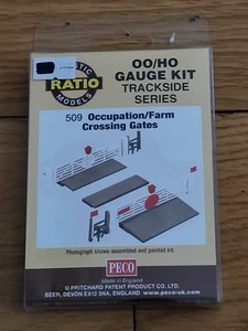 BNIB OO Gauge Ratio 509 Occupation Crossing - Plastic Kit - Picture 1 of 1