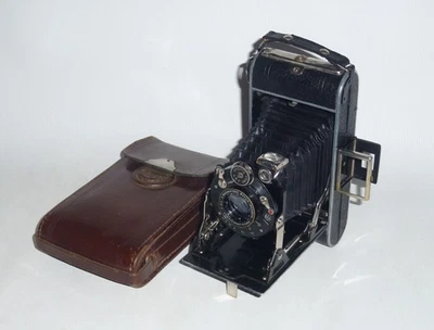 Rodenstock Pronto Folding Camera with Robra-Anastigmat f/4.5 Lens - image 1 of 4
