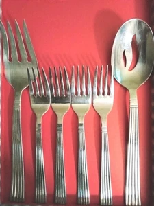 Wallace MANHATTAN 18/8 Stainless 4 Salad Forks 6.5" Serving Spoon Meat Fork - Picture 1 of 2