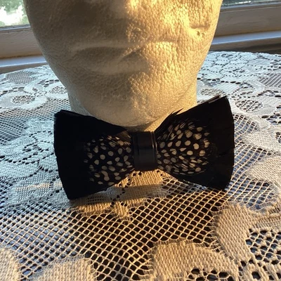 Pajarita de pluma de faisán para hombre Foto 1 de 4