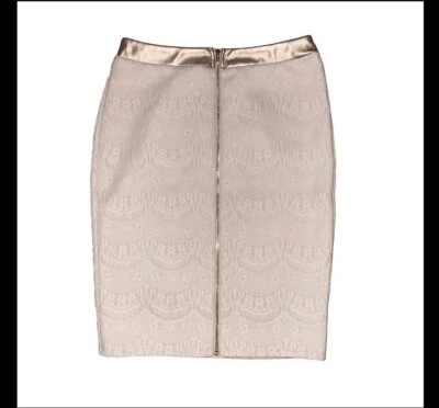 Falda midi lápiz crema cremallera frontal encaje ceñido G By GUESS Carine acento dorado Foto 1 de 4