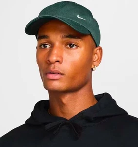 Herren Neu🌿Nike Club Unstrukturiert Grün/Sil Größe S/M - Bild 1 von 4