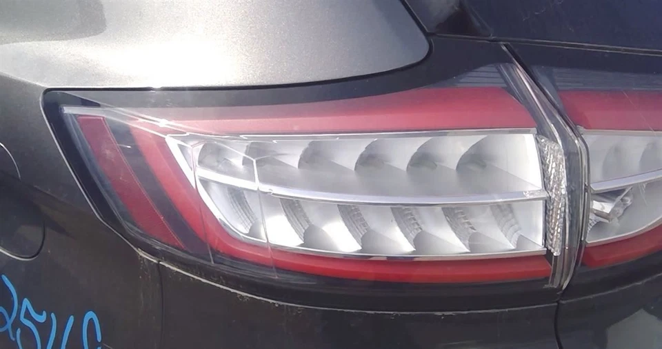 Driver Tail Light Brake Lamp SE Quarter Panel Mounted 2015-2018 Ford Edge - Image 1 of 4