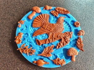 Waldpflanzen und Auerhuhn Vogel Silikonform, lebensmittelechte Form, Fondantform - Bild 1 von 8
