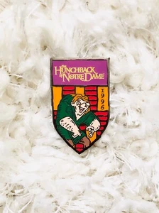 Prendedor 1999 Disney Store Countdown to the Millennium #20 - Jorobado de Notre Dame - Imagen 1 de 3