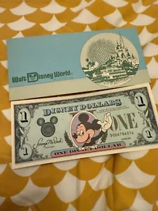 Disney Dollar Mickey Mouse $1 Bill D Series 1987, with WDW envelope RARE - Foto 1 di 3