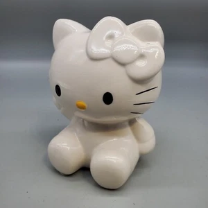 Hello Kitty Piggy Bank - Picture 1 of 6