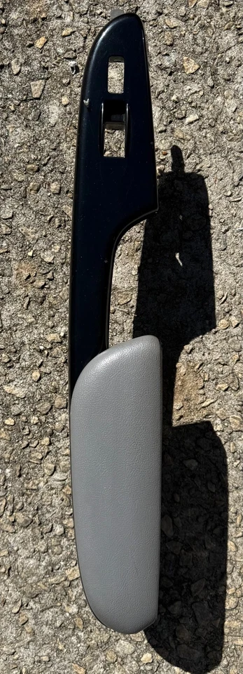 04-10 Toyota Sienna OEM Passenger Side Door Black Trim Gray Armrest Compartment - Image 1 of 3