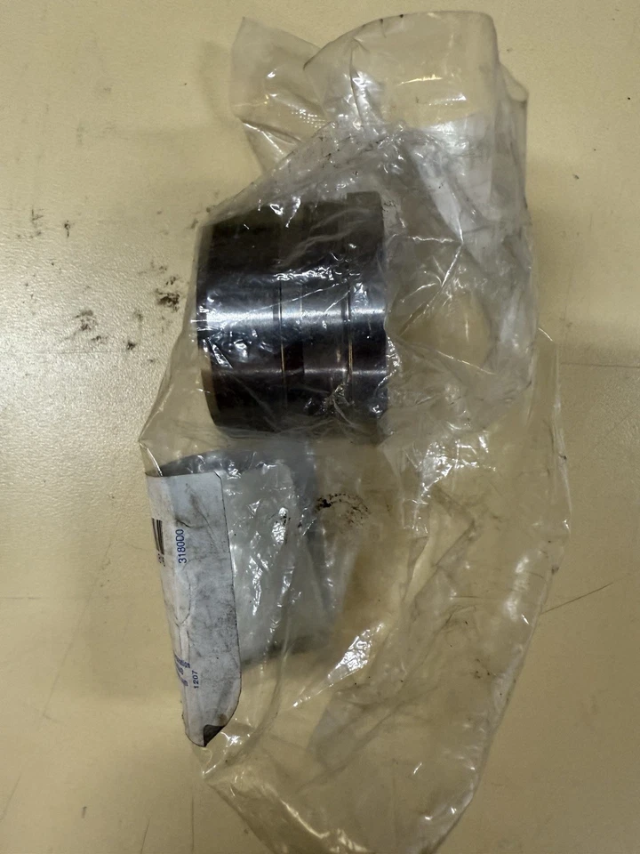 NEW OEM GM 30020932 Bearing Asm,Rear Axle Shaft 99-04 Chevrolet Tracker - Image 1 of 2