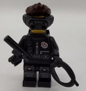 LEGO Series 16 Collectible Minifigures 71013 - Spy - Picture 1 of 3