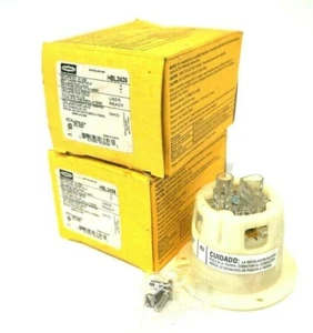 2 NEW HUBBELL HBL2426 TWIST LOCK RECEPTACLES - Picture 1 of 2