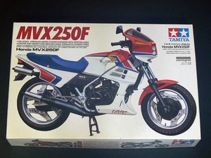 Kit modellino auto moto Tamiya 1/12 Honda MVX250F con decalcomanie cartografiche - Foto 1 di 2