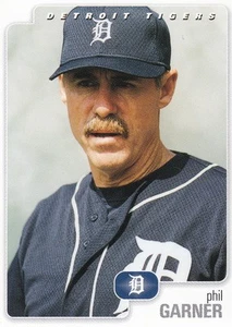 Set carte giocatore 2000 Detroit Tigers #33 Phil Garner + Sì 4 carte misteriose gratuite - Foto 1 di 2
