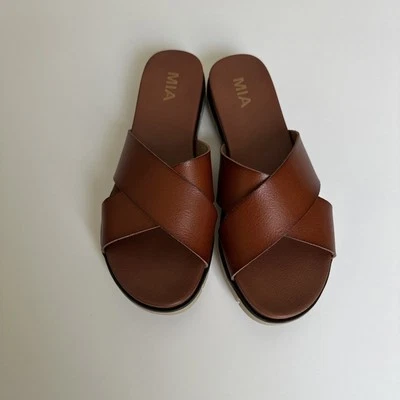 Mia Women's Brown Crossover strap Flat Sandals Size 8.5 - Image 1 of 4