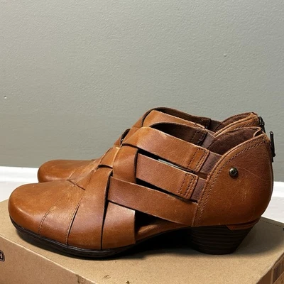 Bomba tejida de laurel Cobb Hill para mujer, bronceada, 8 m Foto 1 de 4