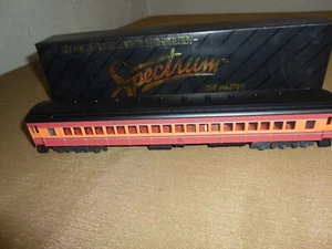 HO BACHMANN SPECTRUM SOUTHERN PACIFIC COACH (SP DAYLIGHT) 1014 ITEM 89133 CAR - Picture 1 of 10