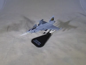 1/100 Italeri JAS-39A Gripen Die-cast Metal Aircraft Model - Picture 1 of 7