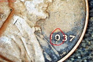 { 1937 penny Date error look at the 9 - Picture 1 of 3