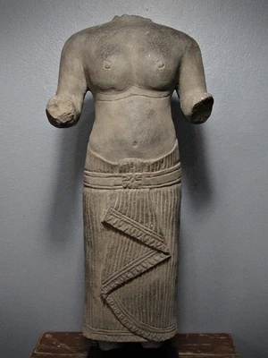 Arenisca Jemer Mujer Torso Devata/Apsara Angkor Wat Estilo Piedra Reliquia Siglo XII Foto 1 de 4