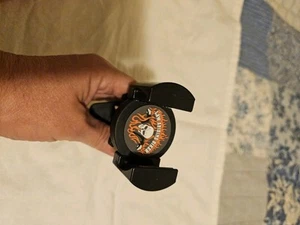 Support téléphone moto en métal résistant - sécurisé, antivol, guidon adapté - Photo 1 sur 1