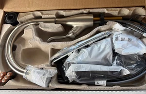 Delta 9178T-SP-DST Leland Pull-Down Kitchen Faucet with Touch2O In Stainless NEW - Picture 1 of 3