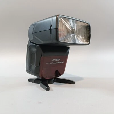 Minolta Program Flash 3500xi For Minolta Dynax 35mm Film SLR Cameras In Case - Image 1 of 4