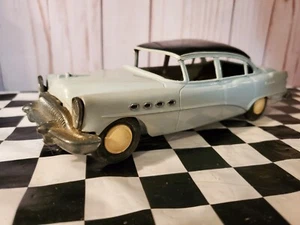 AMT 1954 55 Buick Roadmaster Dealer Friction Promo 1:25 Scale Plastic Model Car - Picture 1 of 9