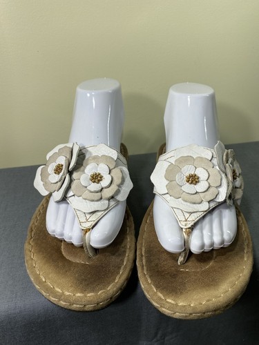 Clarks Artisan Shoes Womens Size 7.5 Leather Thong Sandals Comfort Cork Footbed