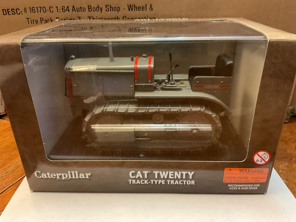 Norscot  1:16  1/16 diecast Caterpillar CAT Twenty track type crawler Tractor - Image 1 of 1