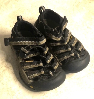 Keen Boys Newport Black Beige Waterproof Closed Toe Hiking Sandal Size 8 UK 7 - Image 1 of 4