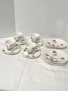 Corelle Corning Delicate Lily Pink 4 each Cups Saucers Dessert Plates 12 Pc RARE - Bild 1 von 4
